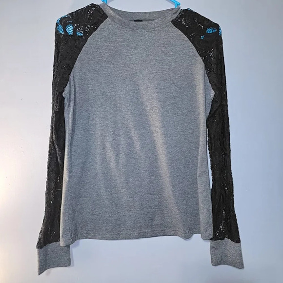 Bundle: 3 Long Sleeve Tees with Lace Sleeves - Extra Small - Picture 5 of 10